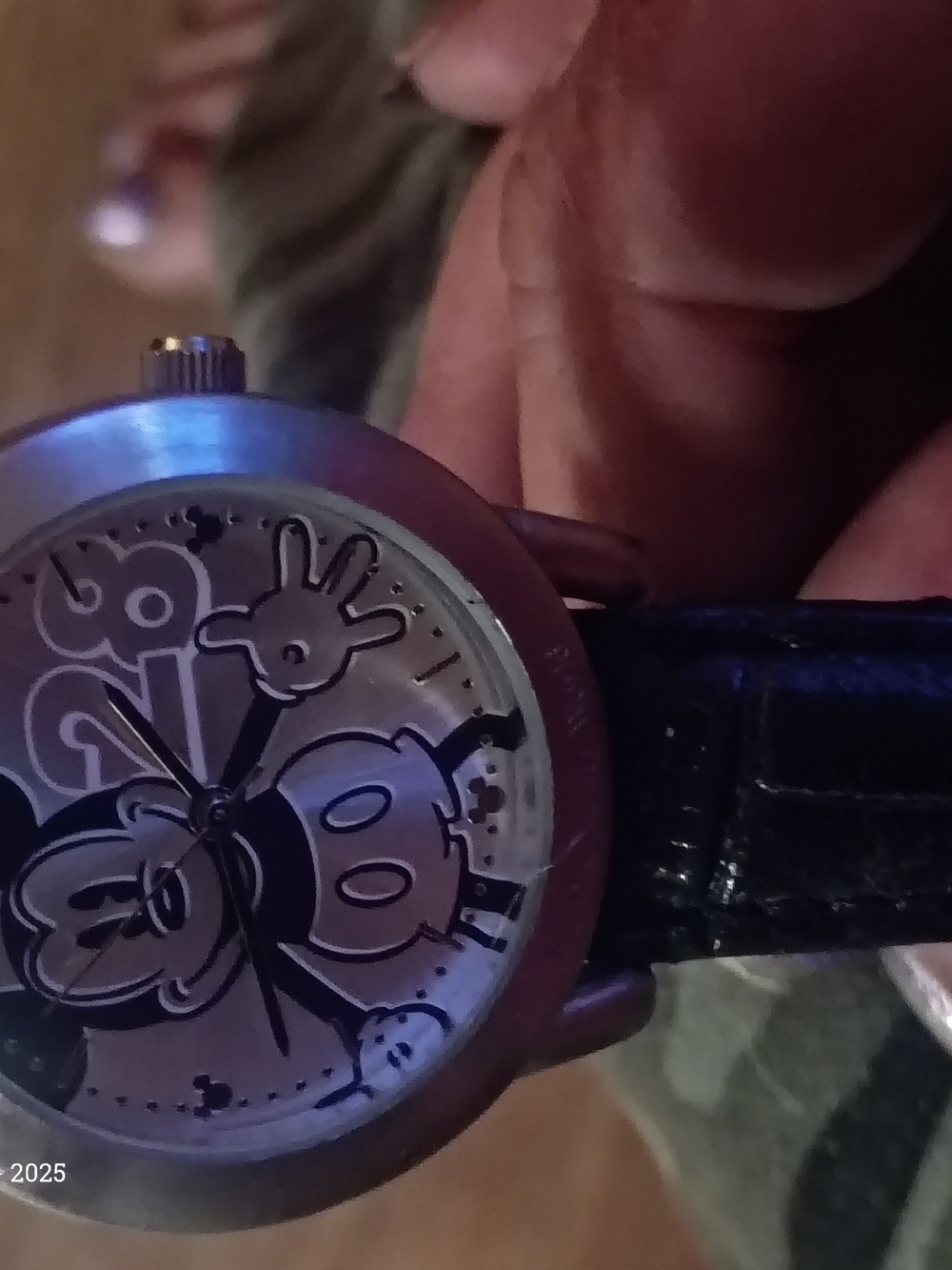 Mickey Mouse Silver Dial Men's Watch with Black Leather Strap